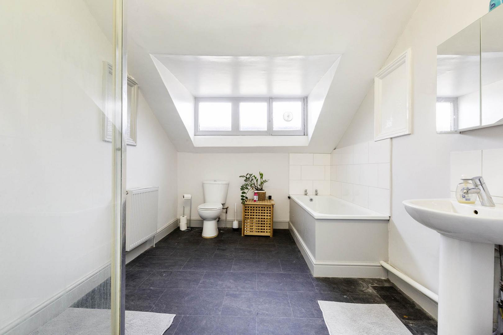 Modern Apartment Sumatra Road, West Hampstead